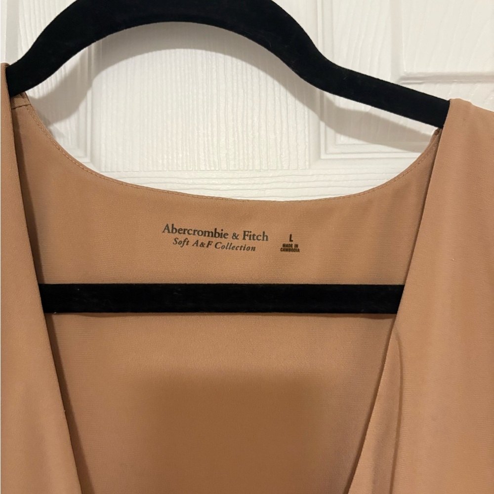 Tan crossover bodysuit - Picture 4 of 4
